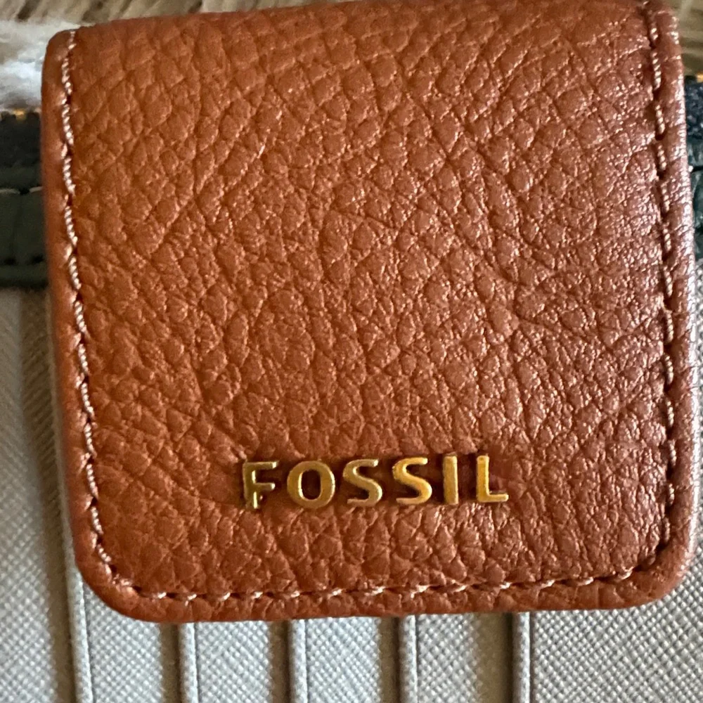 Fossil Women's Striped Leather Wallet in Cream, Brown, and Green - Picture 5 of 5